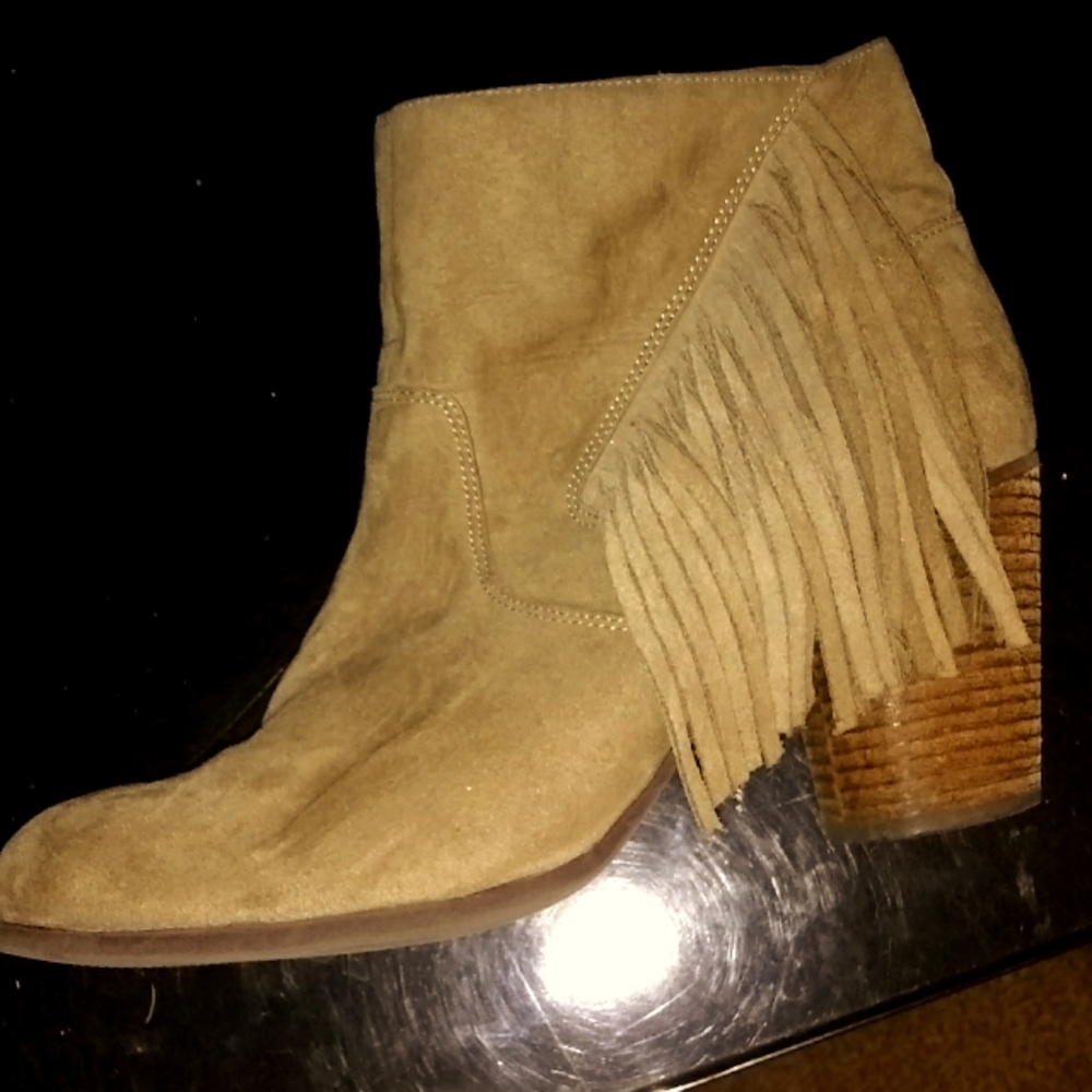 Woman's high heel boats